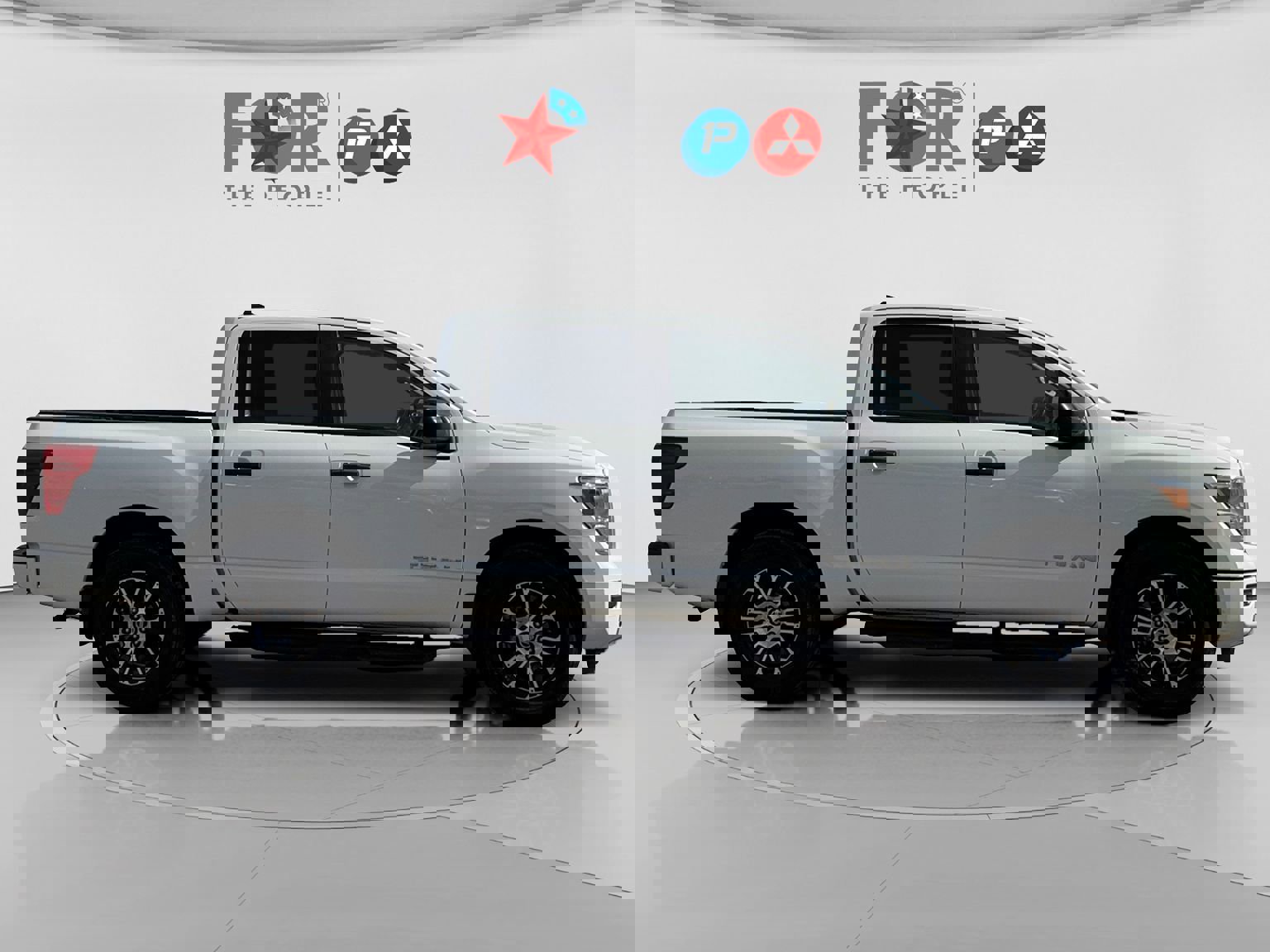 Used 2022 Nissan Titan SV w/ SV Convenience Package image 6