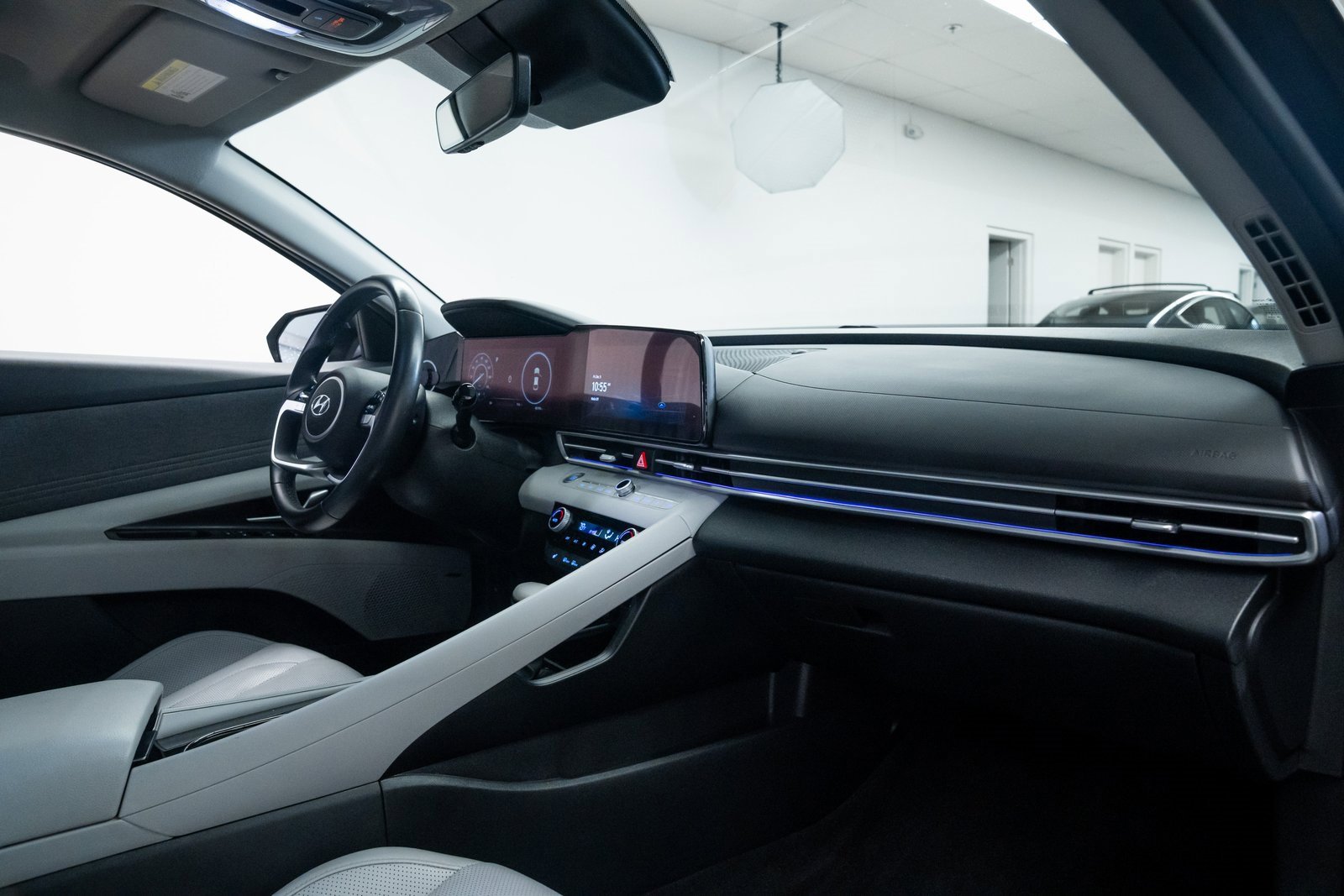 Used 2021 Hyundai Elantra Limited image 26