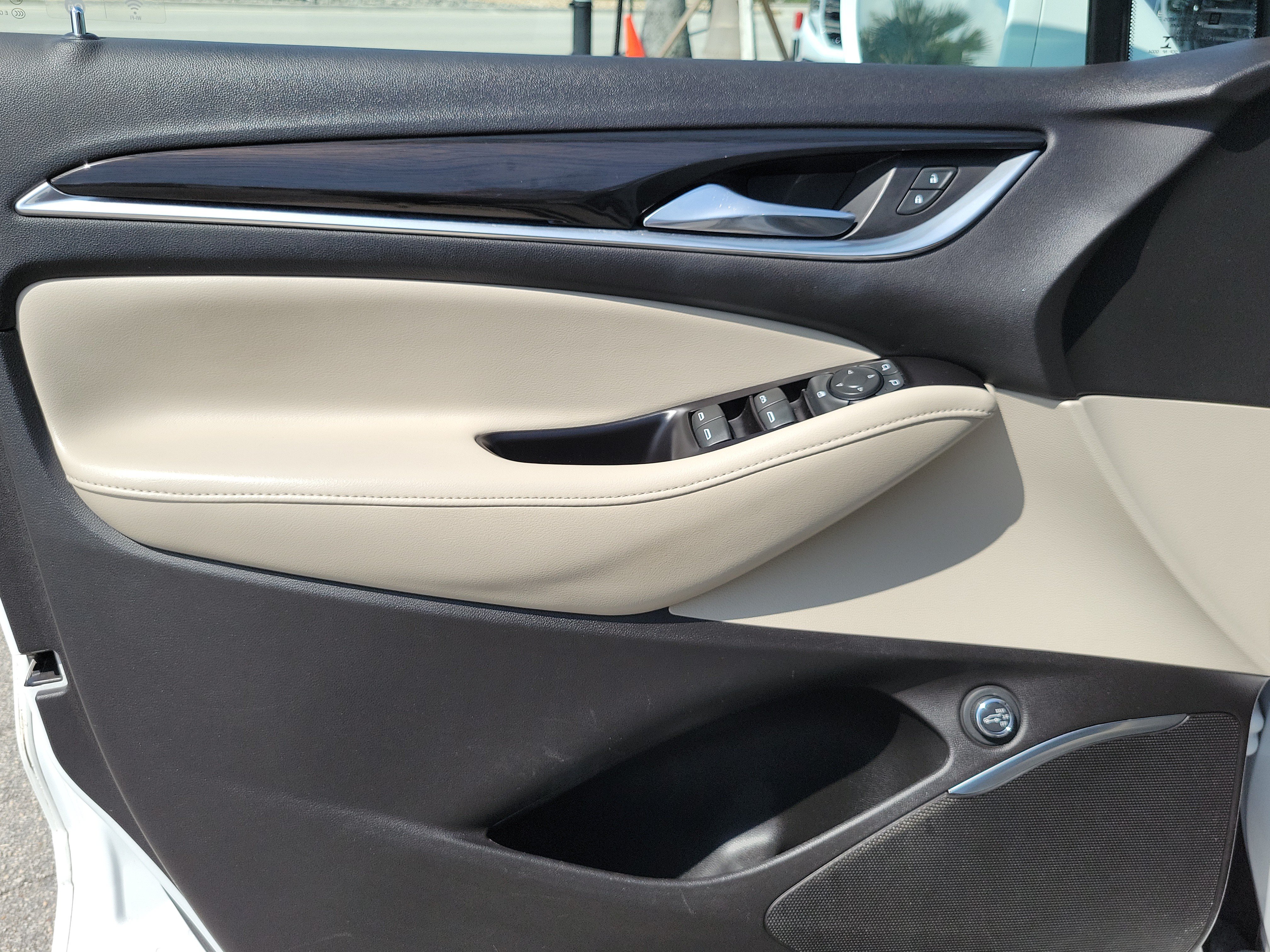 Used 2020 Buick Enclave Essence FWD image 23
