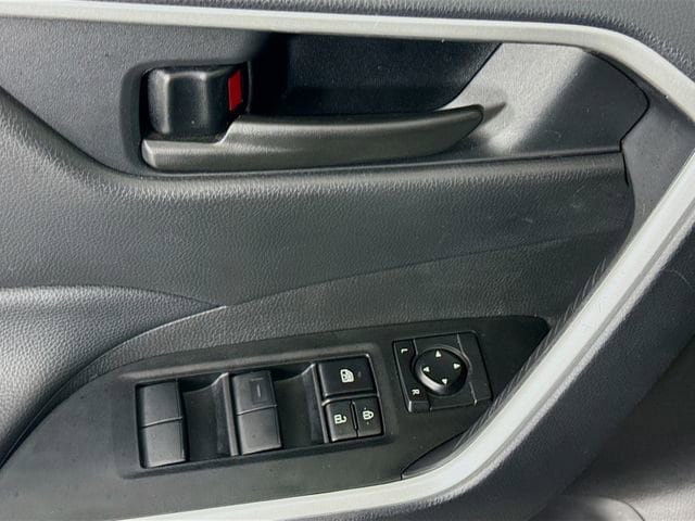 Certified 2025 Toyota RAV4 LE image 17
