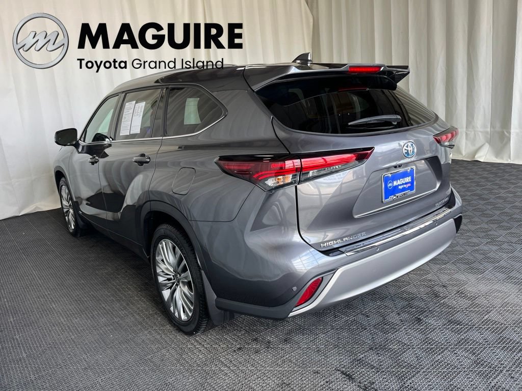 Used 2024 Toyota Highlander Platinum AWD/4WD image 30