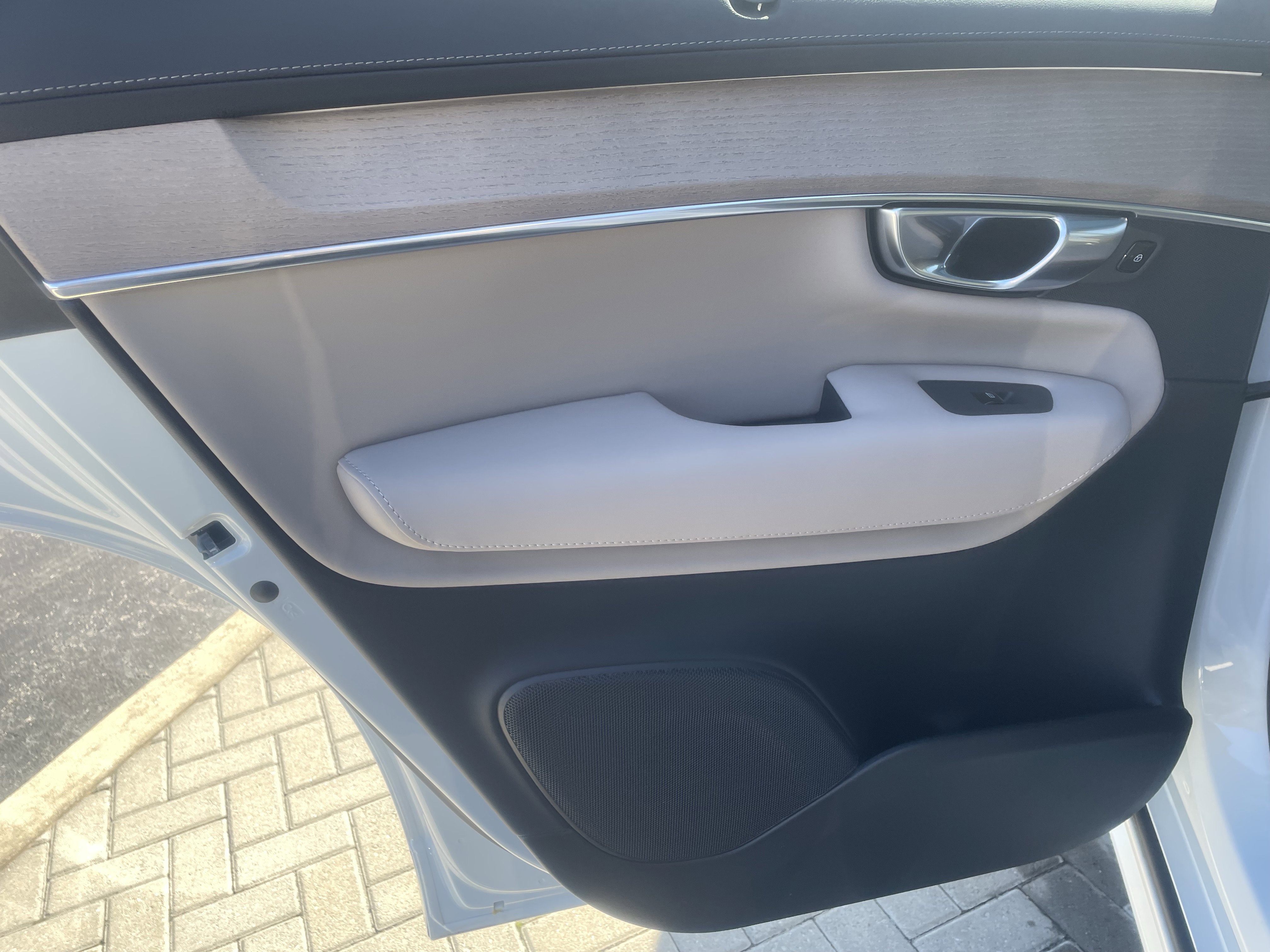 New 2026 Volvo XC90 B6 Ultra w/ Lounge Package image 11
