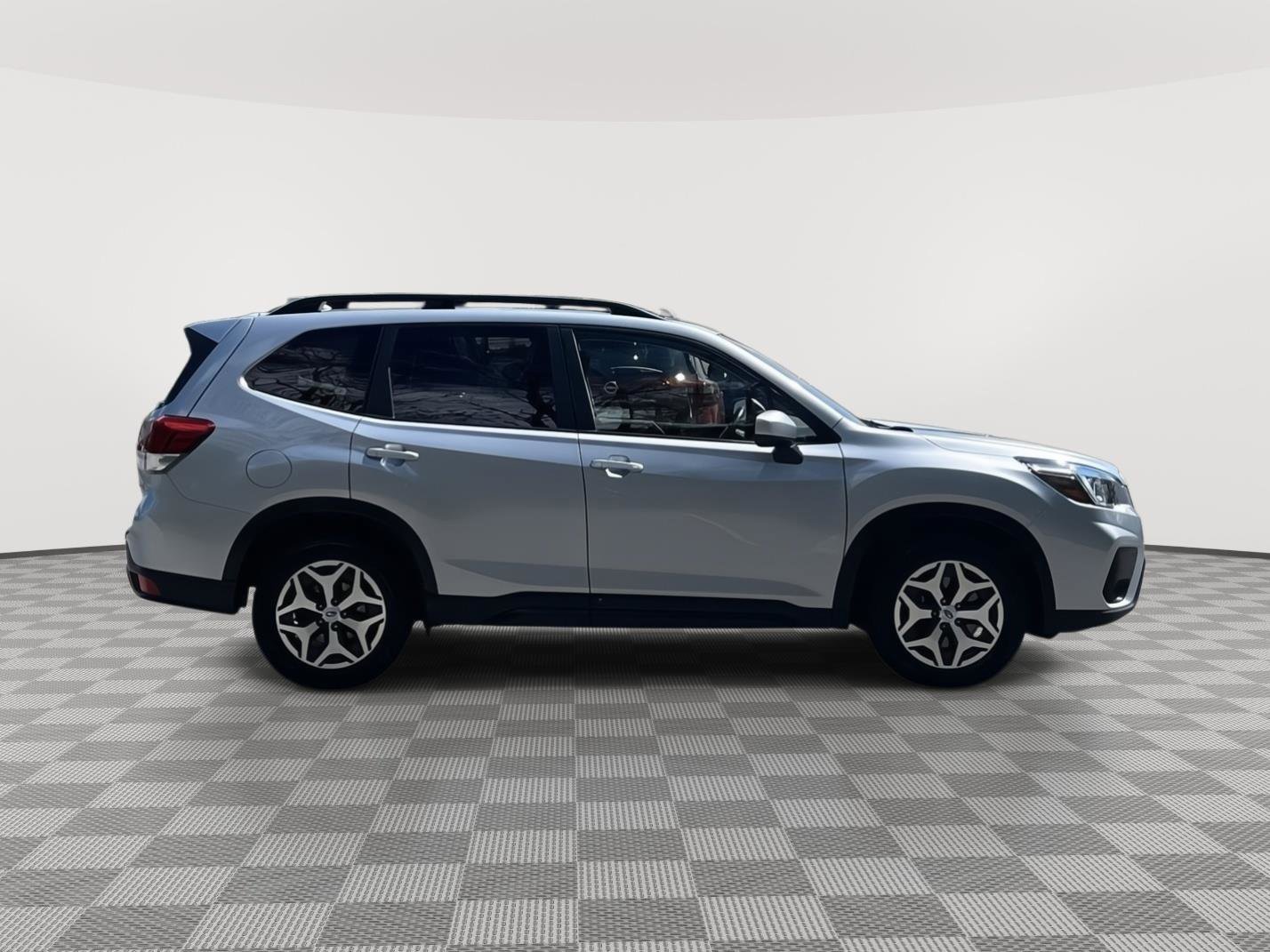 Used 2019 Subaru Forester Premium AWD/4WD image 4