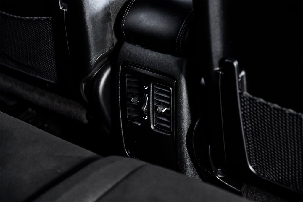 Used 2024 Dodge Durango SXT w/ SXT Blacktop Group image 38