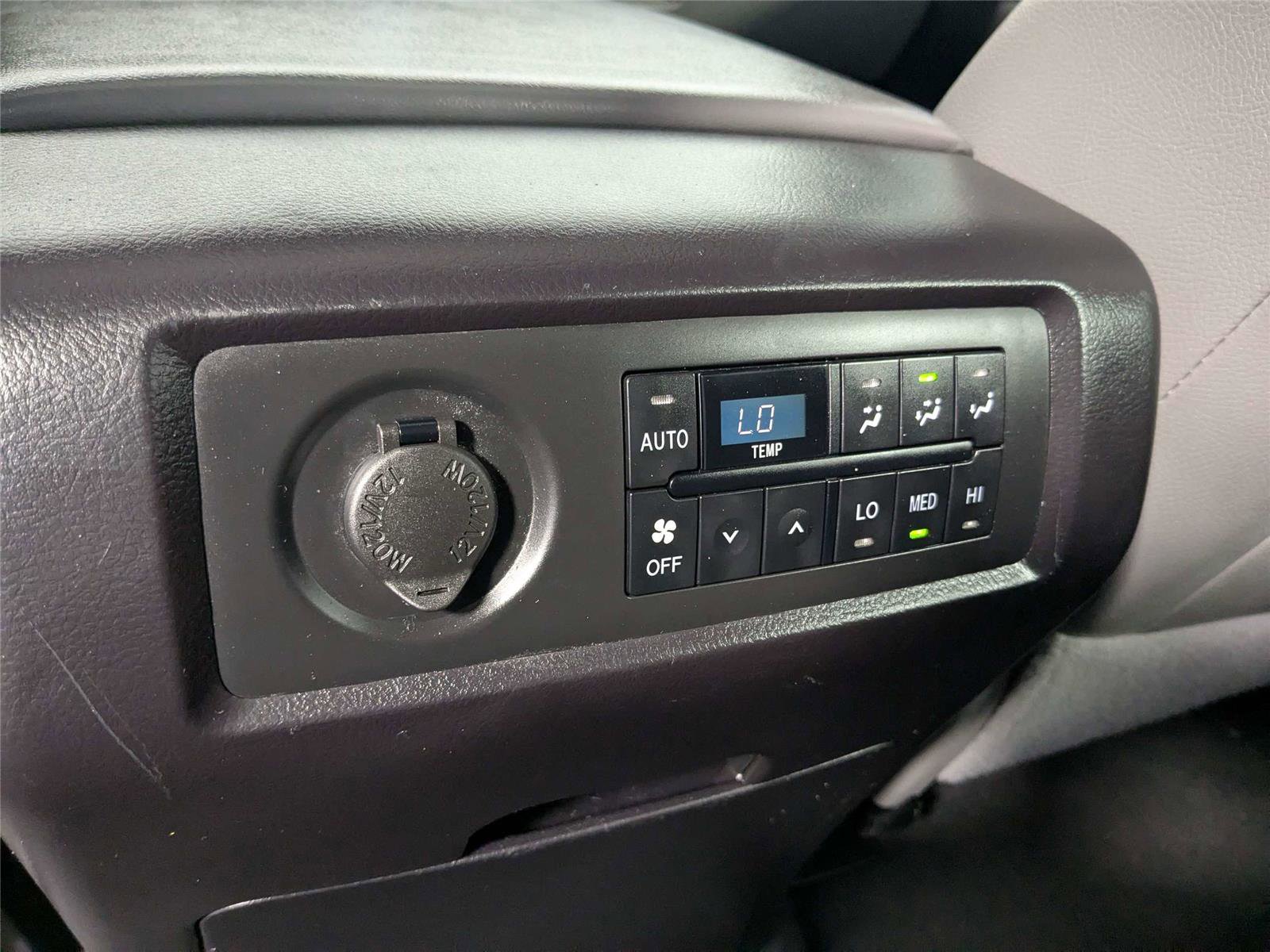 Used 2021 Toyota Sequoia SR5 w/ Premium Package image 33