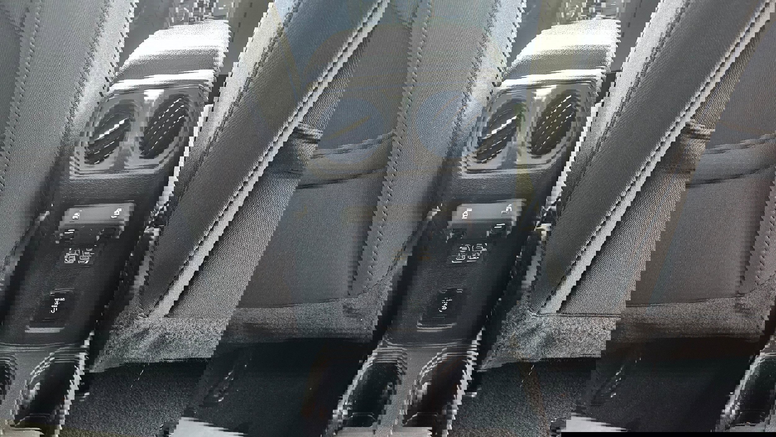 Used 2021 Jeep Gladiator Willys image 11