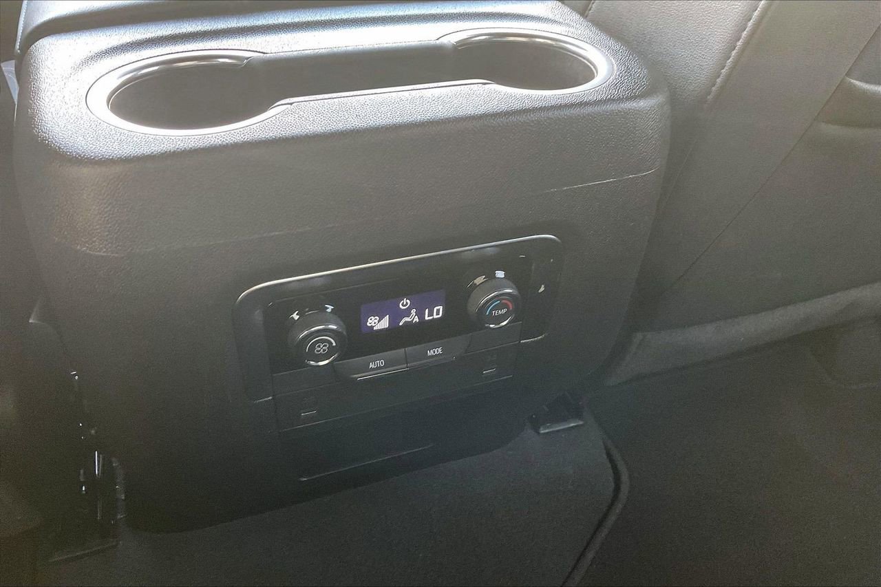 Used 2025 Chevrolet Tahoe LT image 17