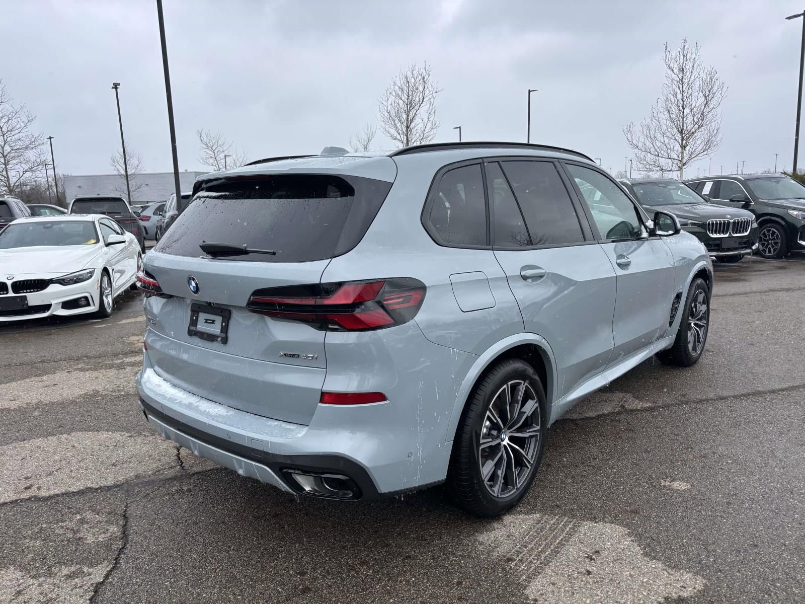 New 2026 BMW X5 xDrive40i w/ M Sport Package AWD/4WD image 7