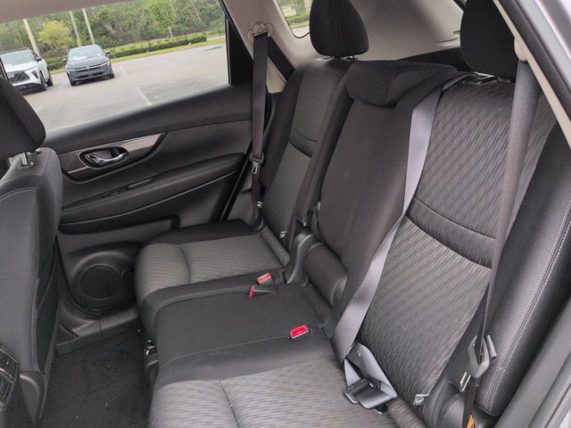 Used 2017 Nissan Rogue SV AWD/4WD image 15