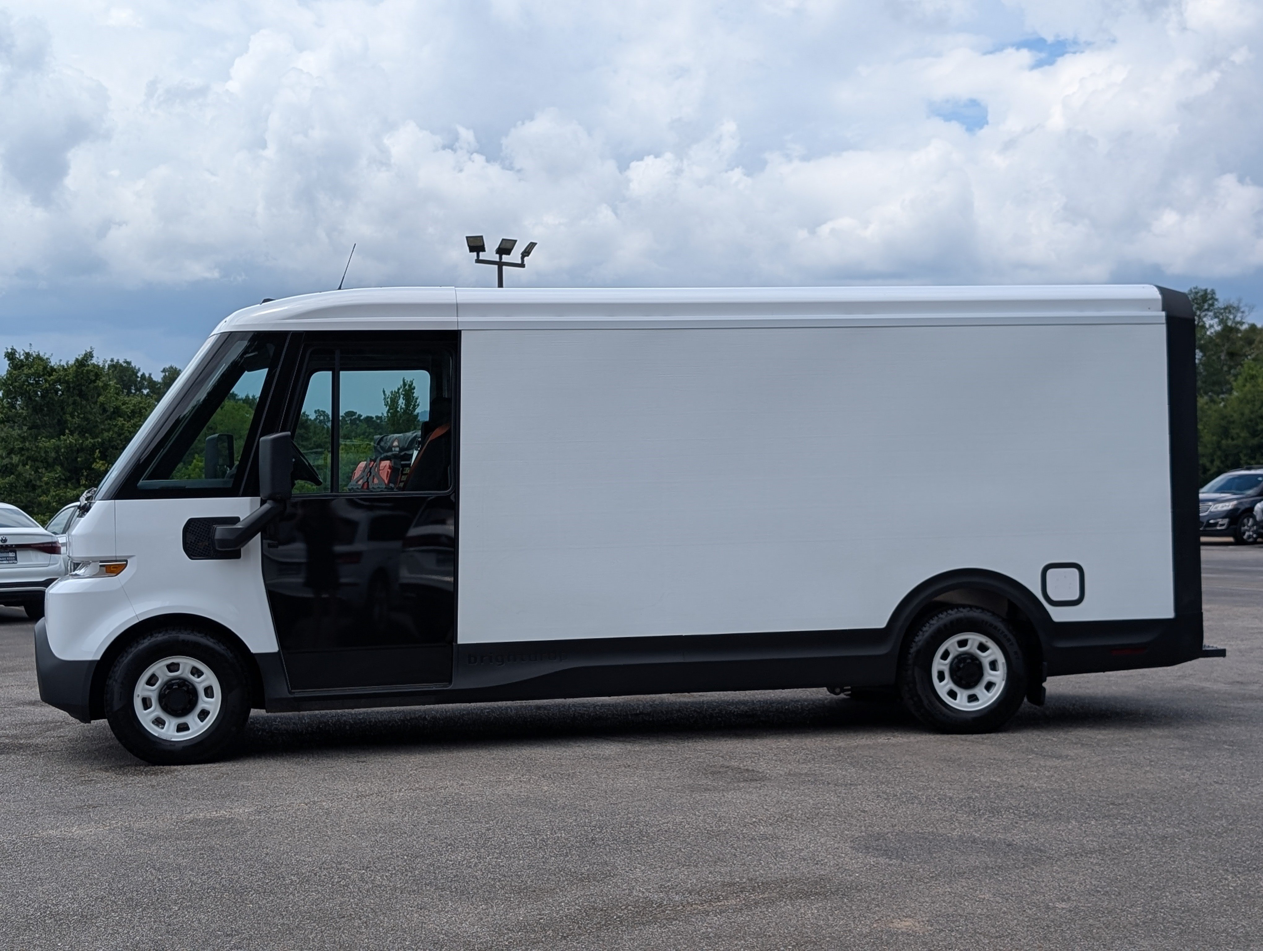 Used 2024 Chevrolet Brightdrop 600 w/ Commercial Equipment Package AWD/4WD image 6