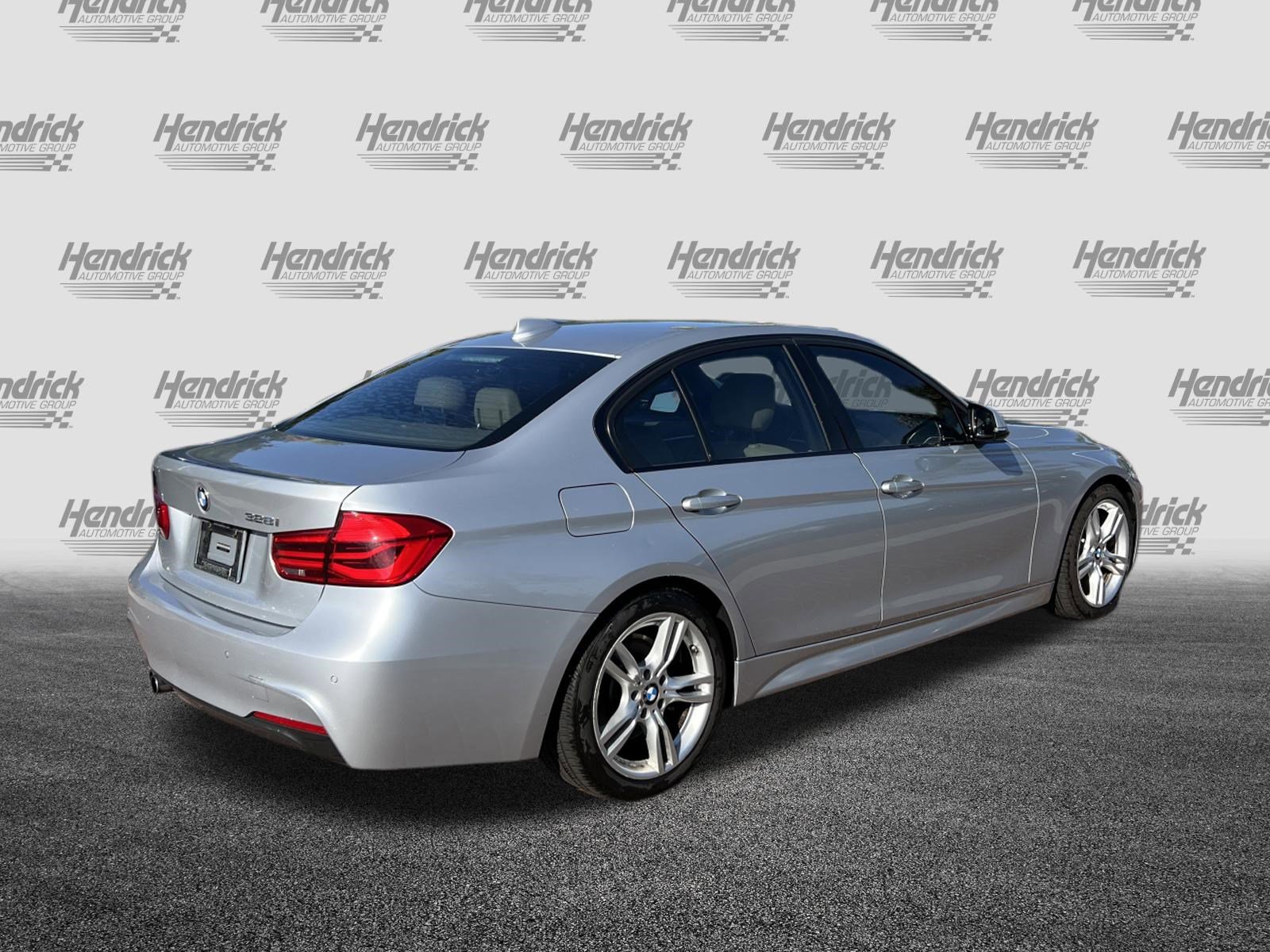 Used 2016 BMW 328i Sedan RWD image 10