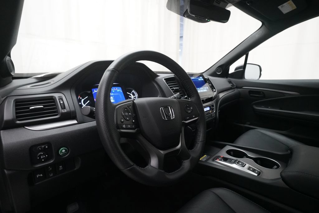 Certified 2025 Honda Passport EX-L image 8