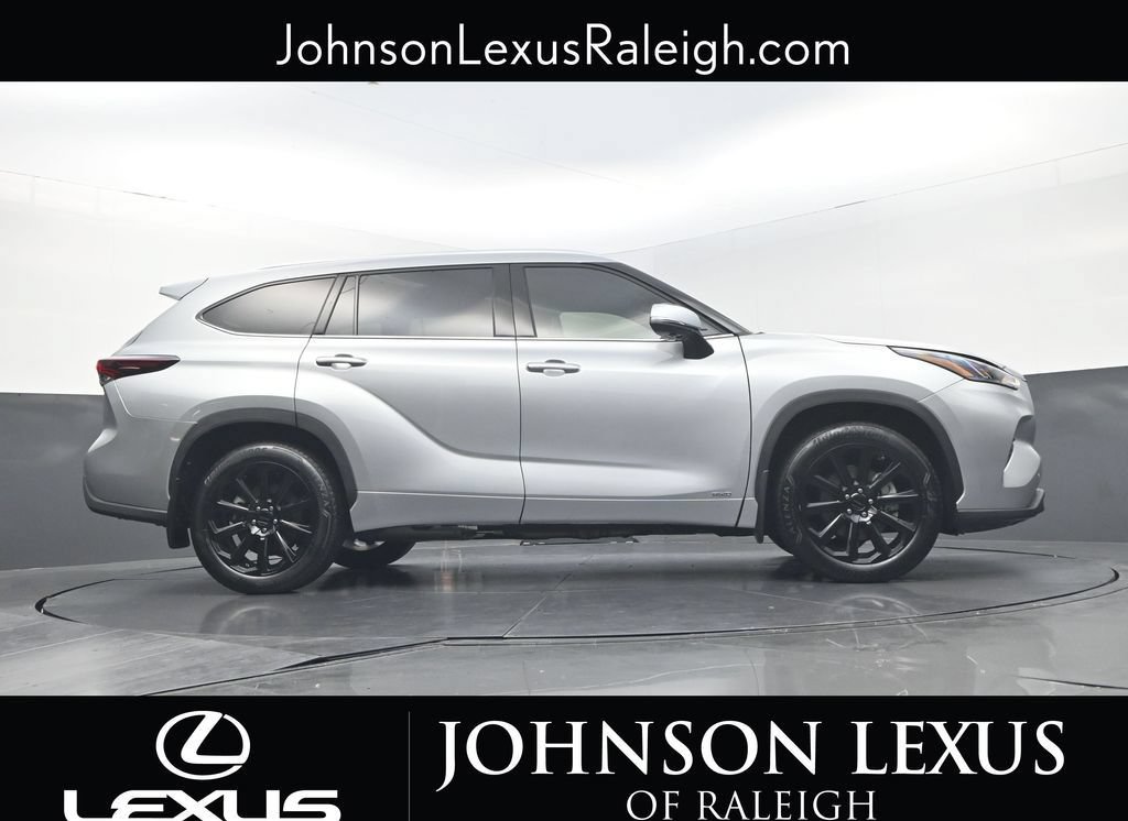 Used 2024 Toyota Highlander Limited AWD/4WD image 20