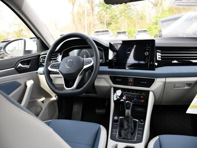 New 2026 Volkswagen Jetta SE FWD image 20