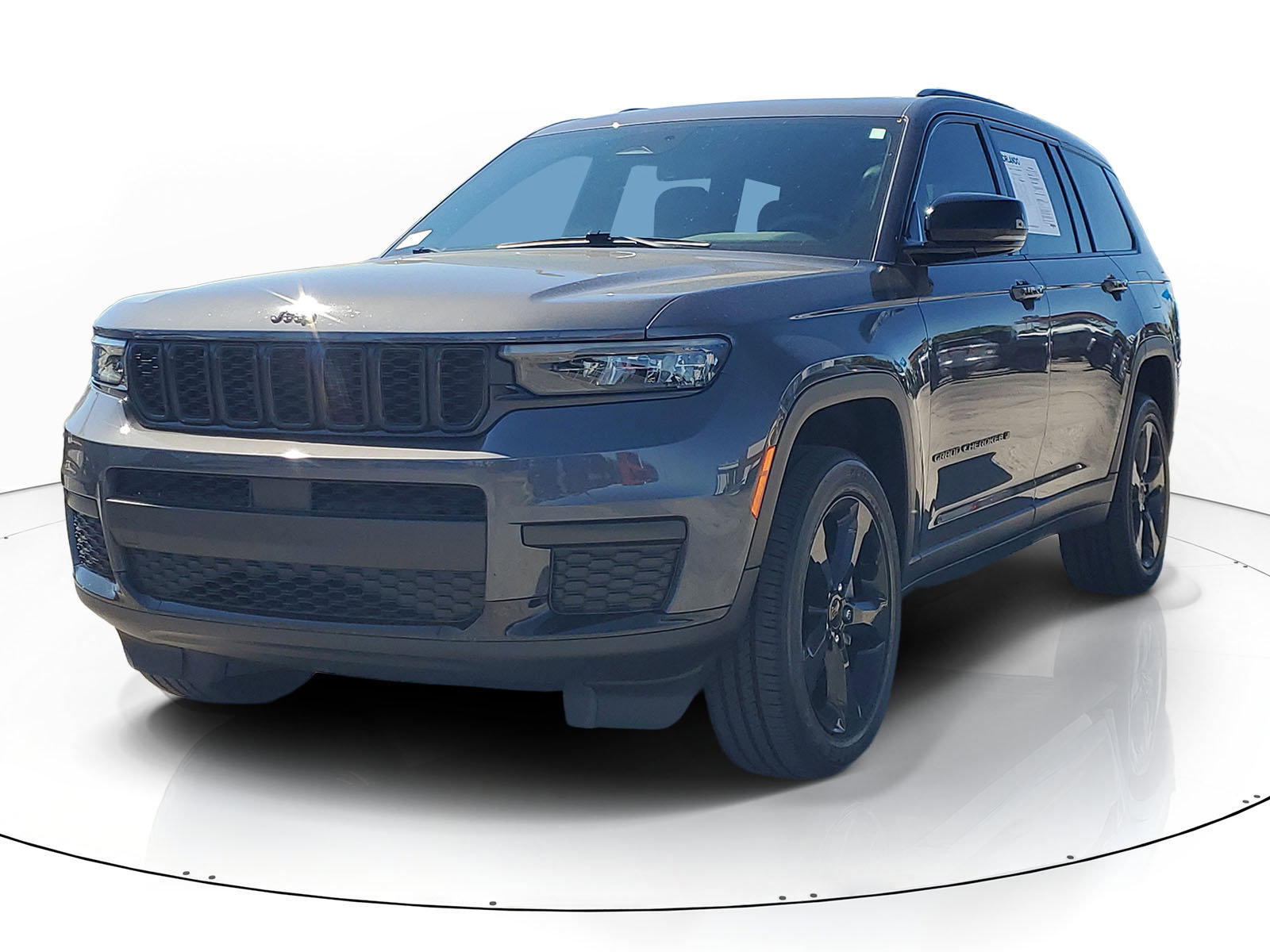Used 2024 Jeep Grand Cherokee L Altitude image 3