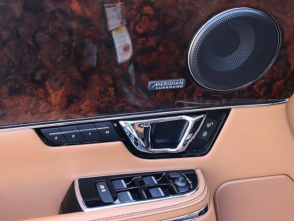 Used 2015 Jaguar XJ L Portfolio AWD/4WD image 47