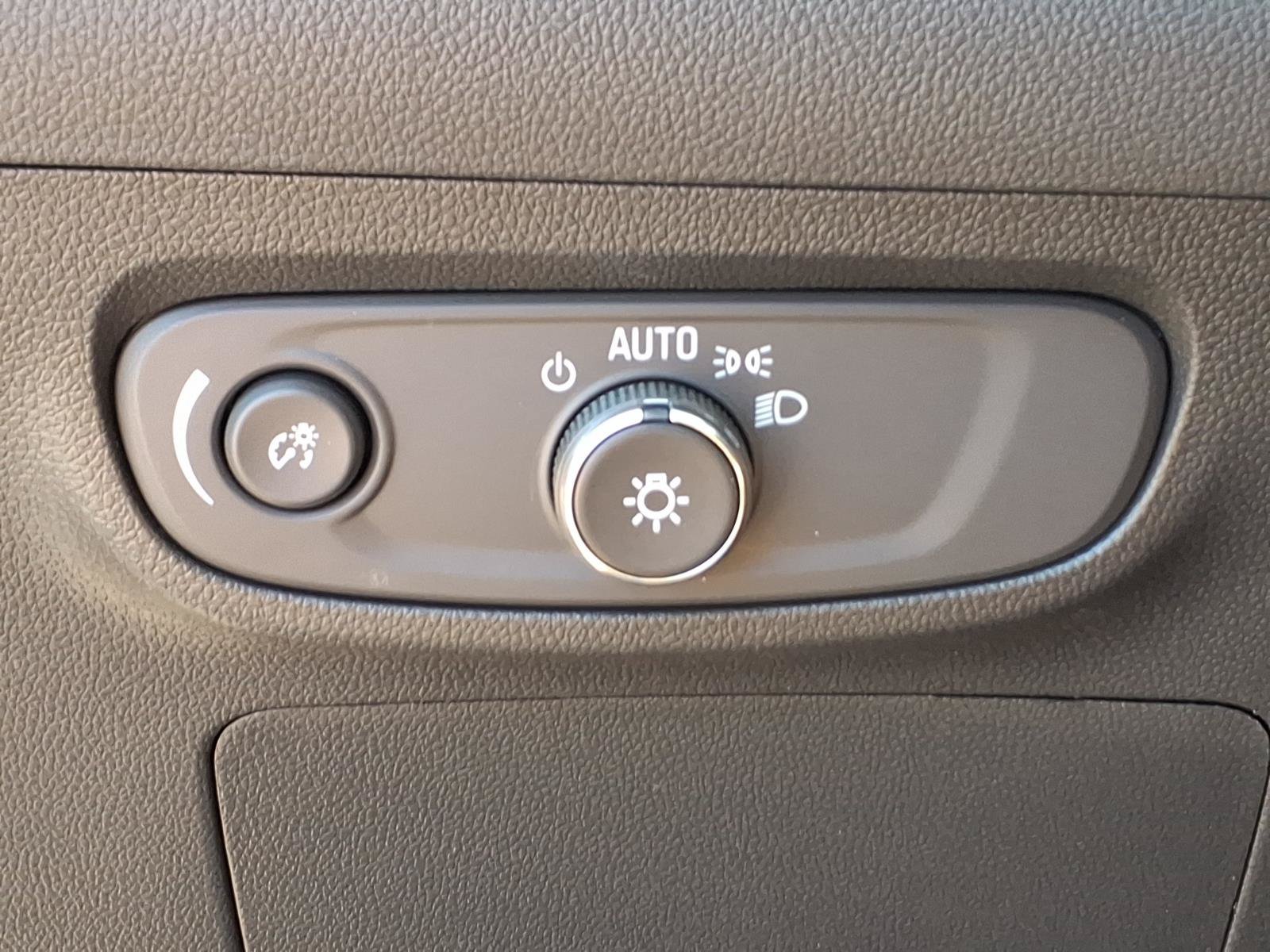 Used 2025 Buick Encore GX Sport Touring w/ Comfort Package FWD image 23