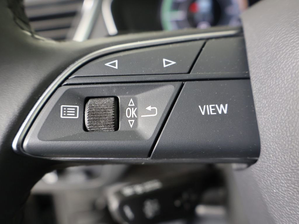 Used 2024 Audi Q5 e Premium w/ Convenience Package image 28