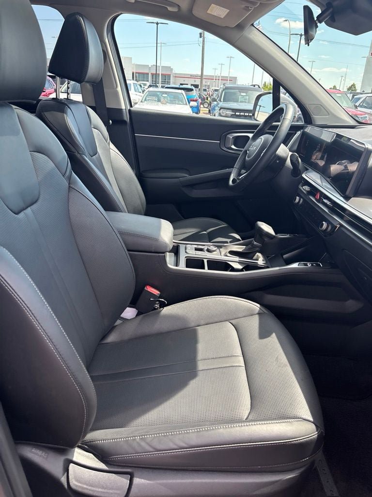 Used 2025 Kia Sorento S w/ Panoramic Sunroof Package FWD image 30