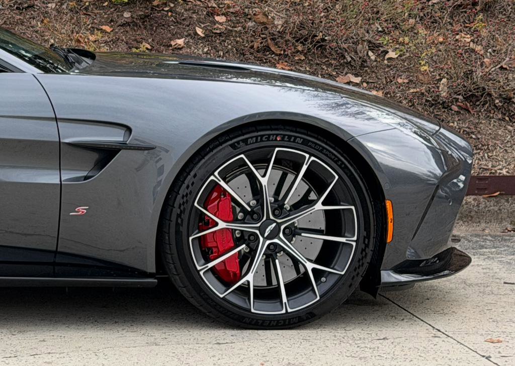 New 2026 Aston Martin V8 Vantage S image 4