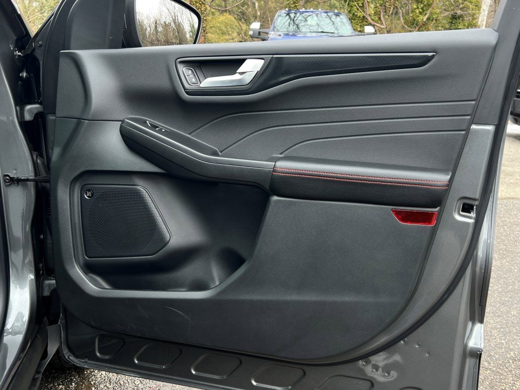 Used 2025 Ford Escape ST-Line Select w/ Tech Pack #2 image 8