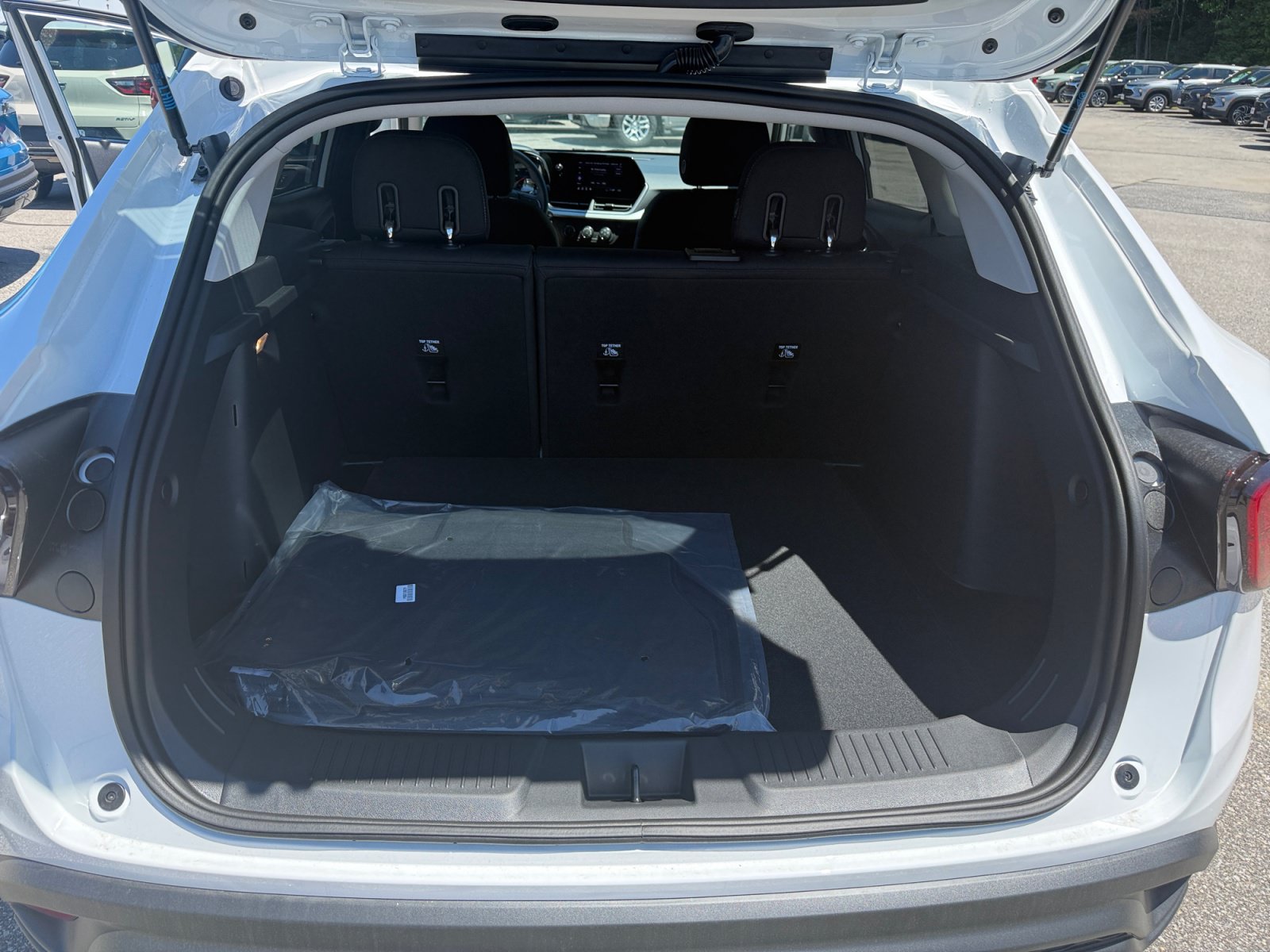 New 2026 Chevrolet Trax LS w/ LS Convenience Package FWD image 25
