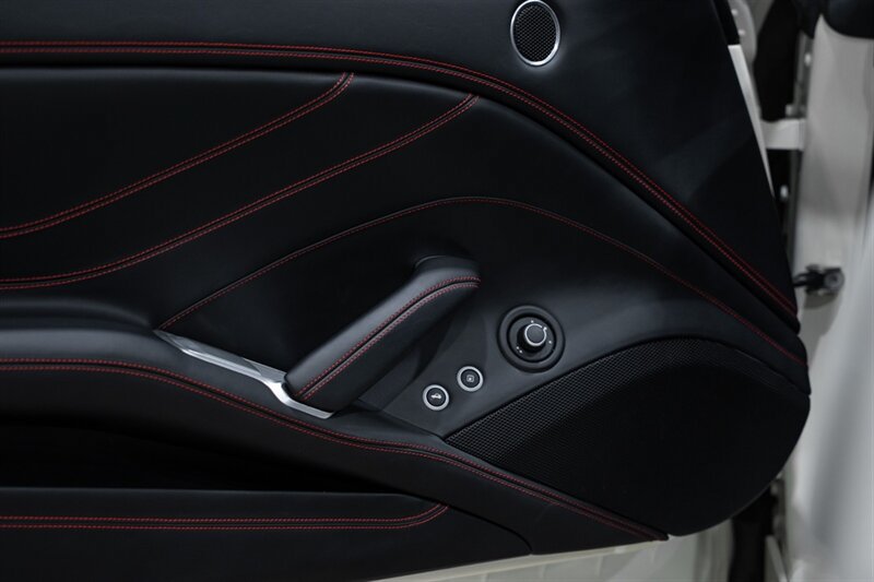 Used 2016 Ferrari California T RWD image 29