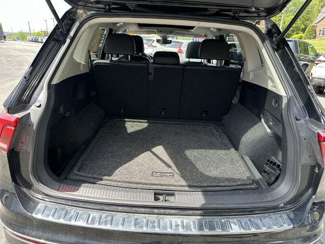 Used 2022 Volkswagen Tiguan SE w/ Panoramic Sunroof Package AWD/4WD image 25