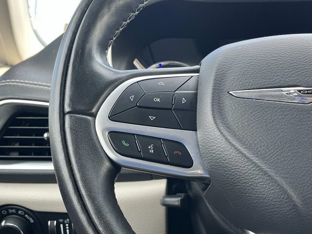 Used 2022 Chrysler Pacifica Limited FWD image 29