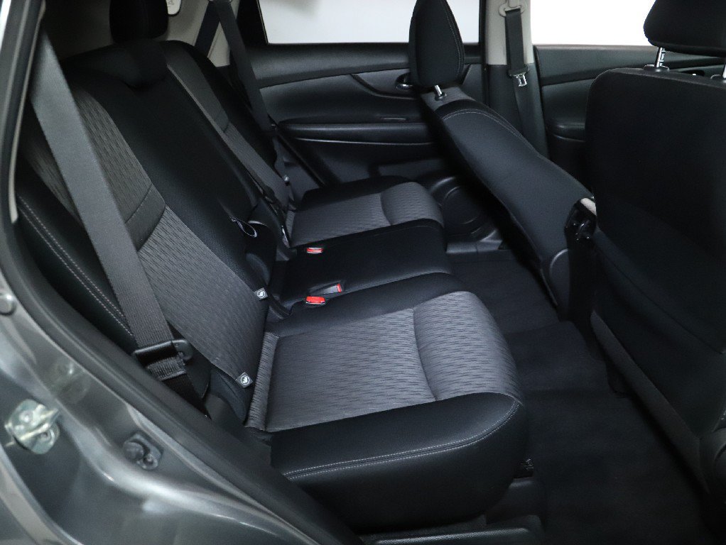 Used 2020 Nissan Rogue SV w/ Sun & Sound Touring Package AWD/4WD image 33