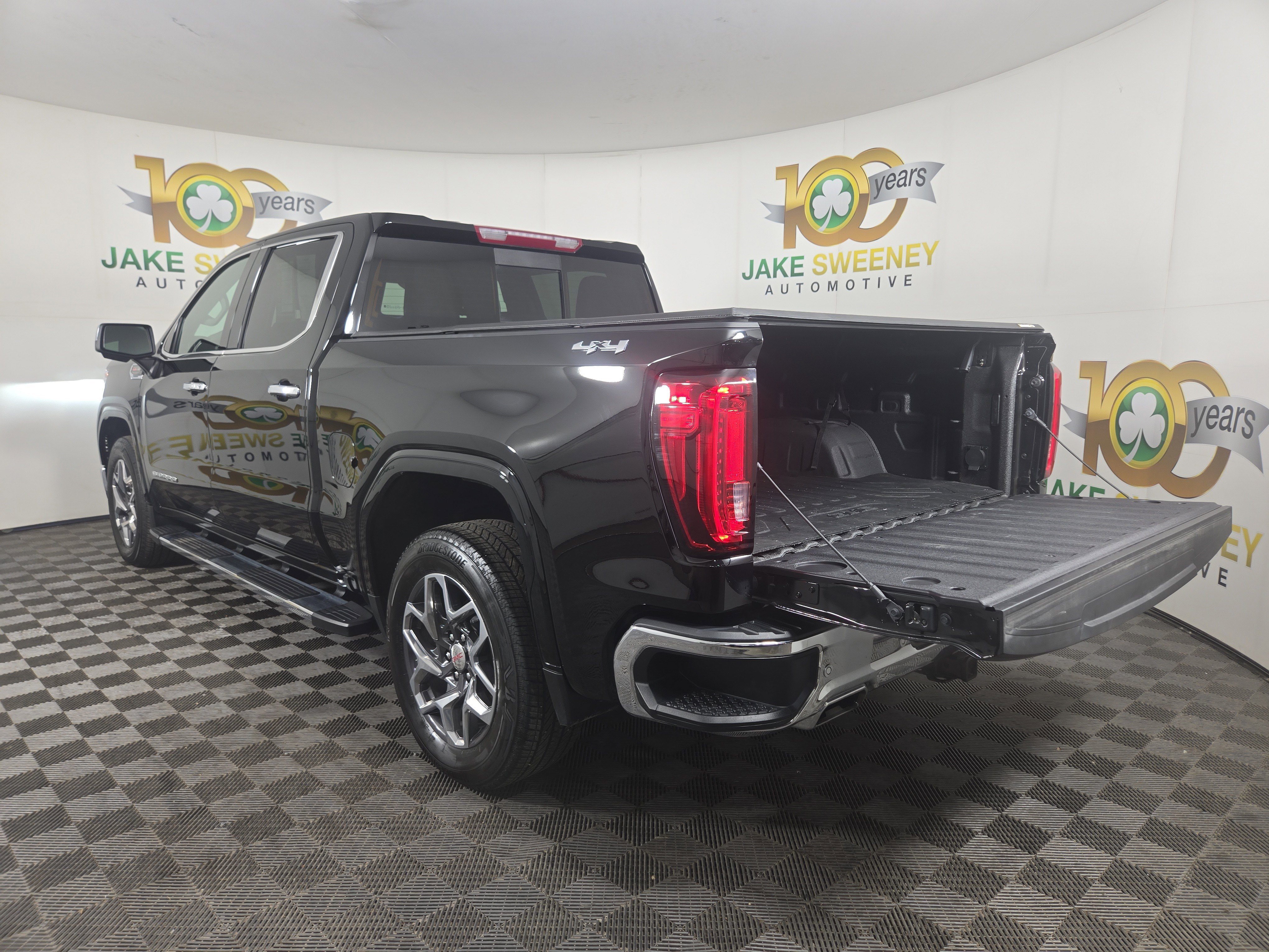 Certified 2024 GMC Sierra 1500 SLT w/ SLT Premium Plus Package image 32