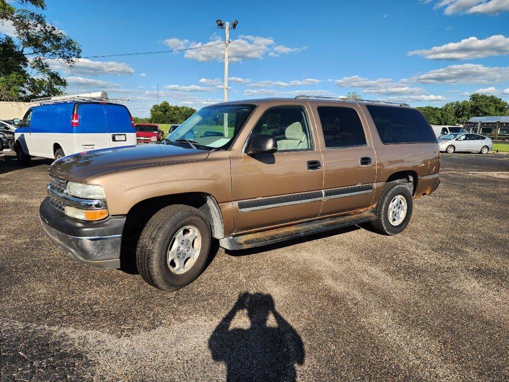 Used 2004 Chevrolet Suburban LS w/ Preferred Equipment Group RWD image 10