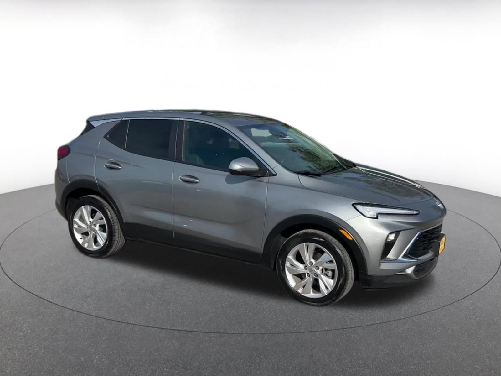 Used 2025 Buick Encore GX Preferred FWD image 2