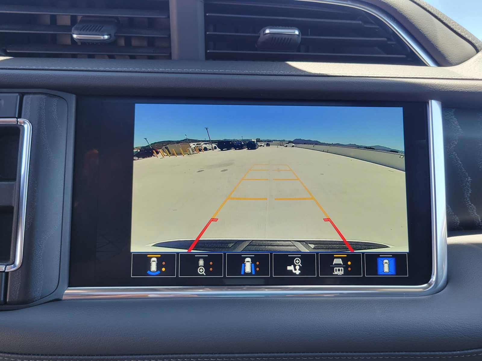 Used 2024 GMC Yukon XL Denali AWD/4WD image 29