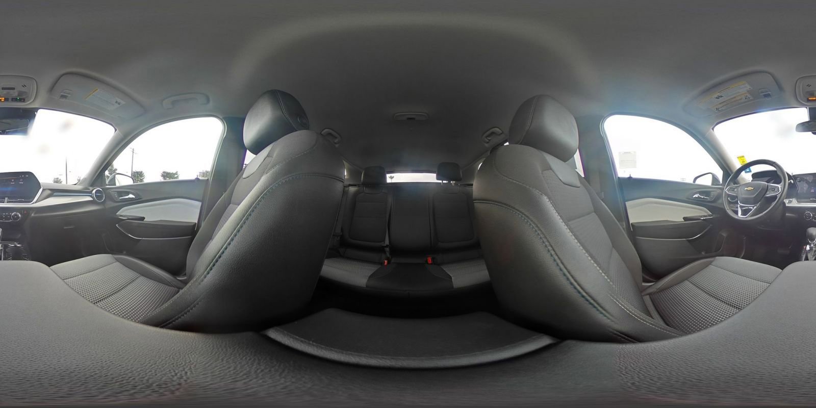 Used 2025 Chevrolet Trax LT image 37