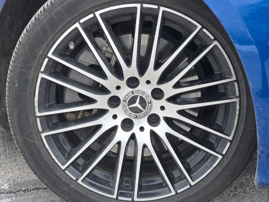 Used 2022 Mercedes-Benz C 300 4MATIC Sedan image 10