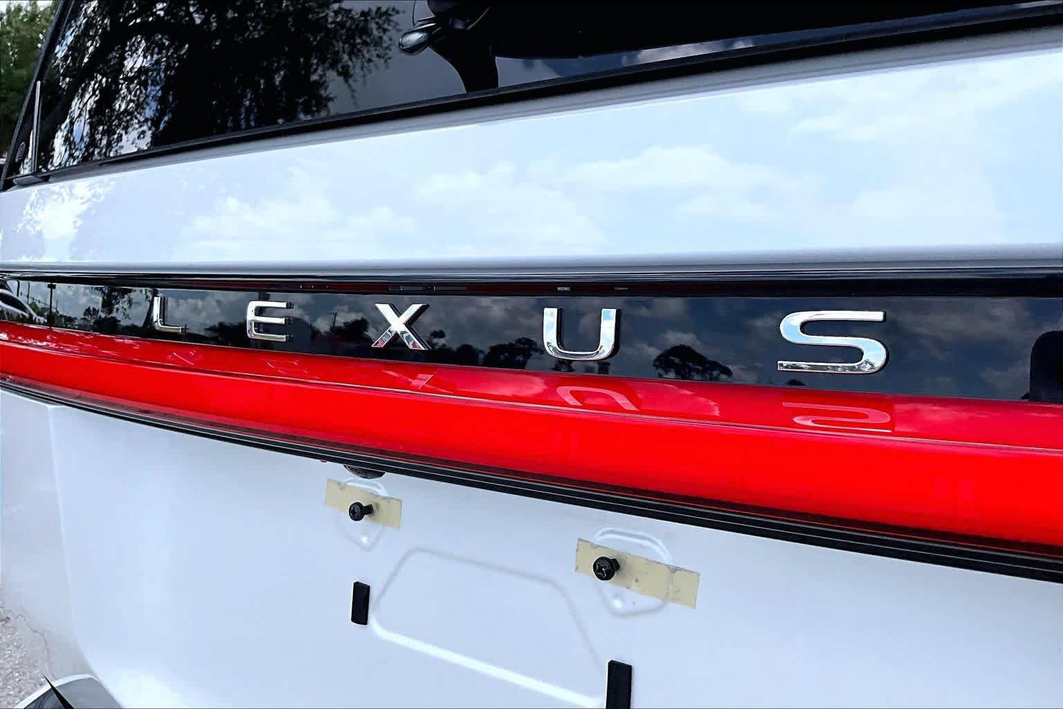 Used 2024 Lexus GX 550 w/ Accessory Package (Z1) AWD/4WD image 30