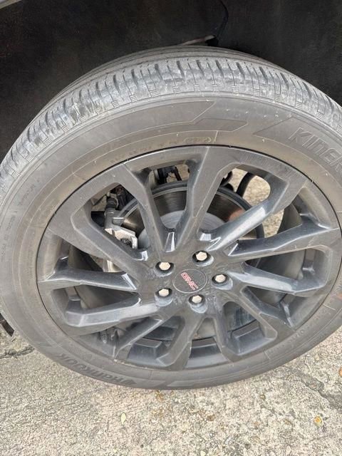 Used 2023 GMC Terrain SLT w/ Elevation Edition image 14