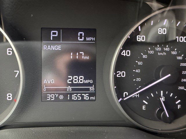 Used 2017 Hyundai Elantra SE image 16
