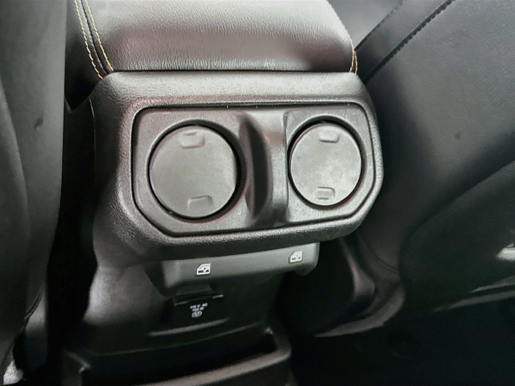 Used 2025 Jeep Wrangler Unlimited Sahara AWD/4WD image 34