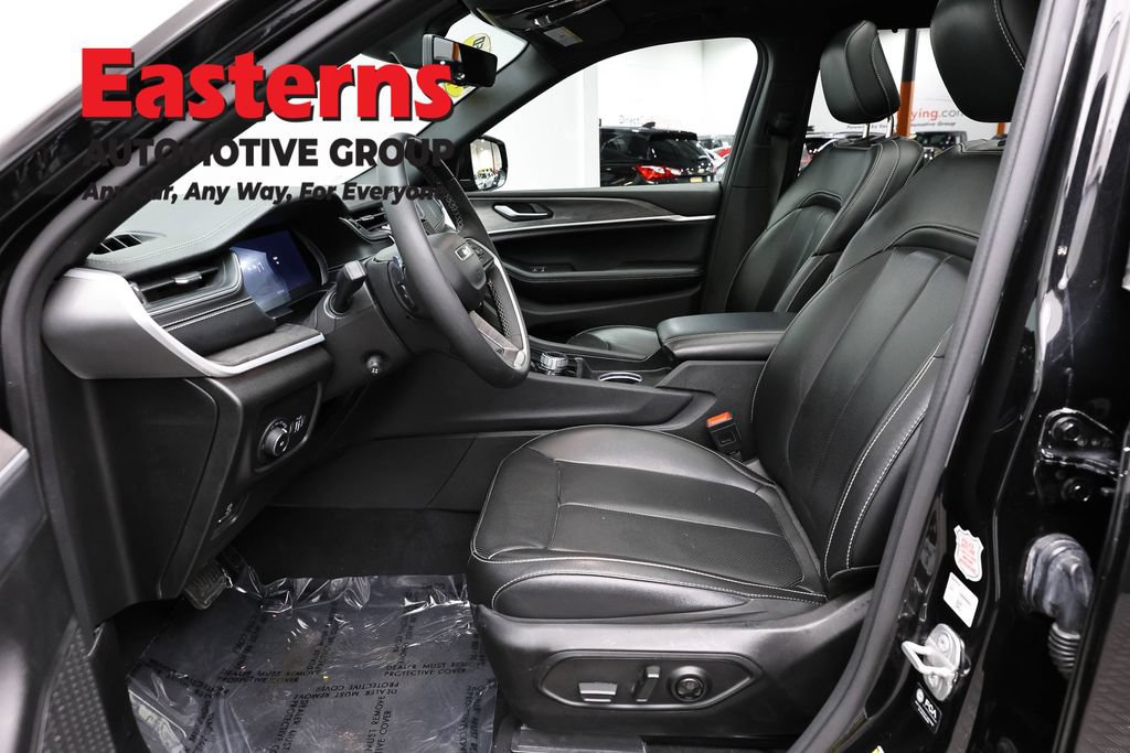 Used 2024 Jeep Grand Cherokee L Limited w/ Luxury Tech Group II AWD/4WD image 14