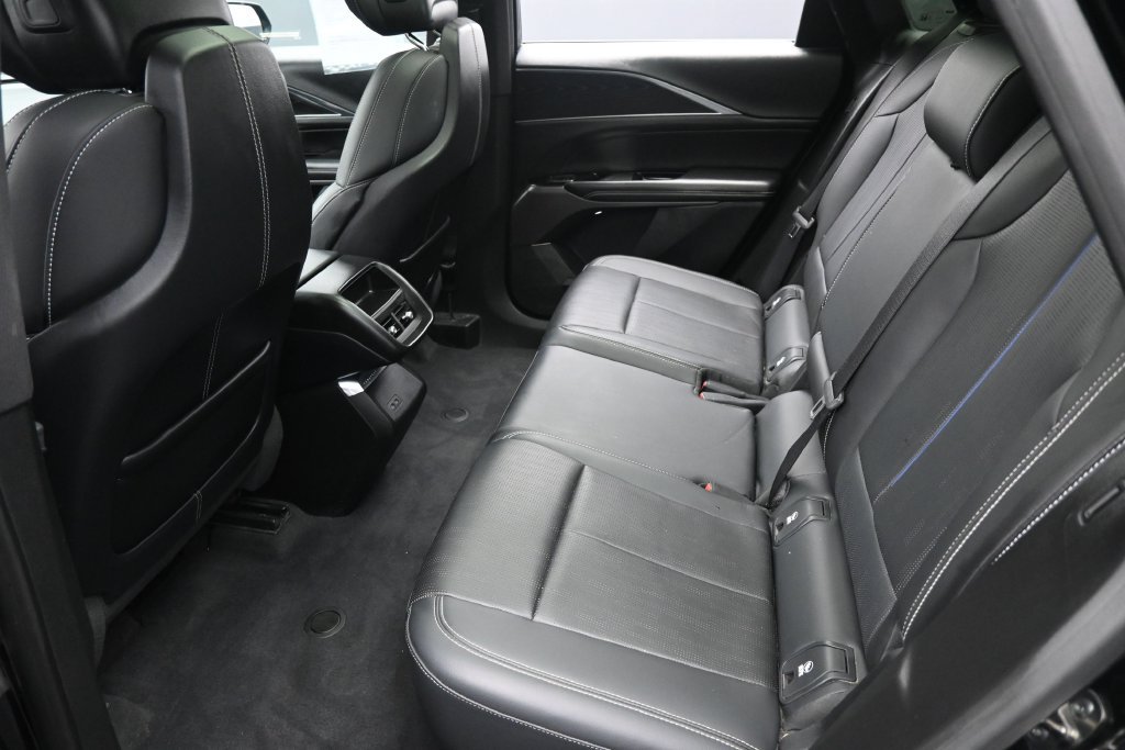 Used 2024 Cadillac Lyriq Luxury RWD image 28