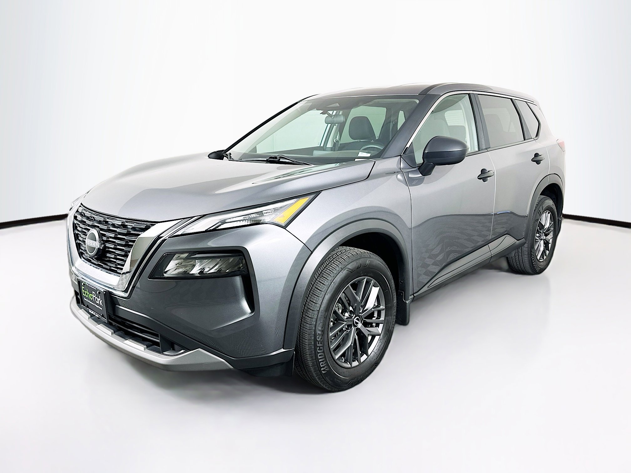 Used 2023 Nissan Rogue S image 3