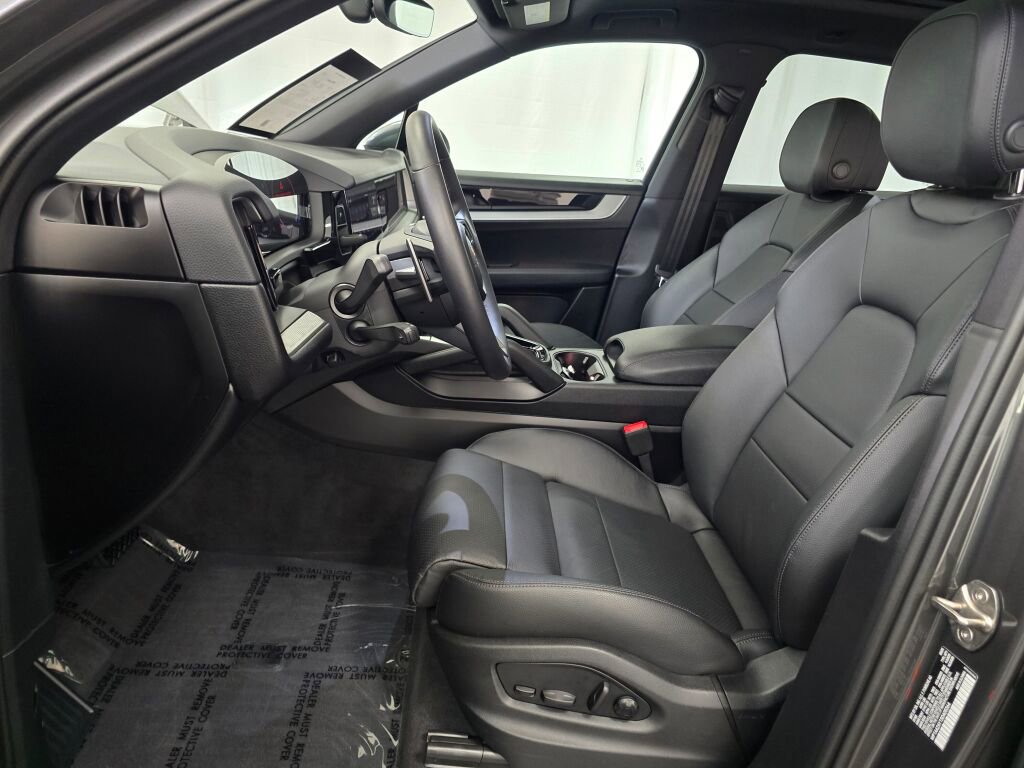 Certified 2025 Porsche Cayenne image 14