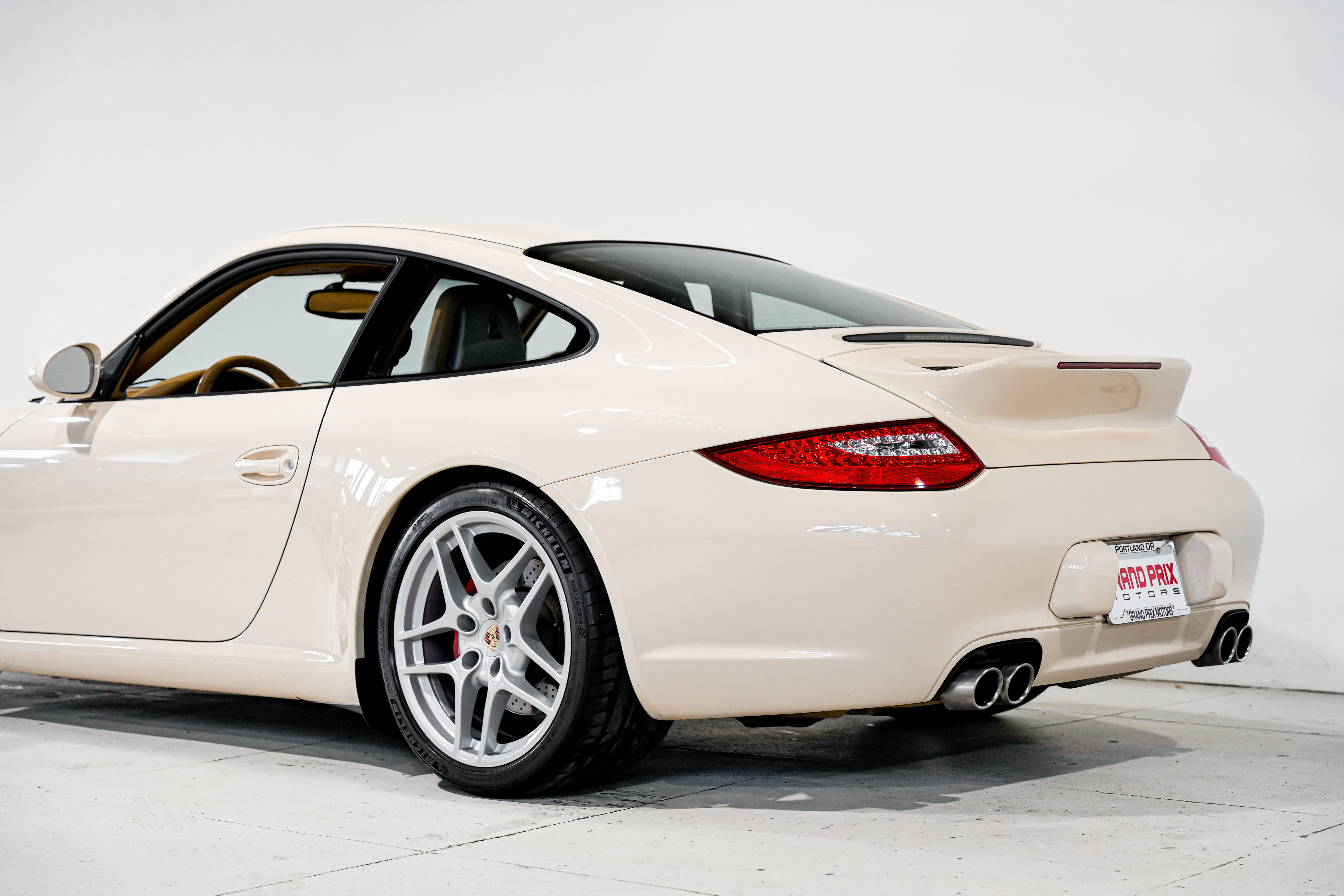 Used 2010 Porsche 911 Carrera S image 32