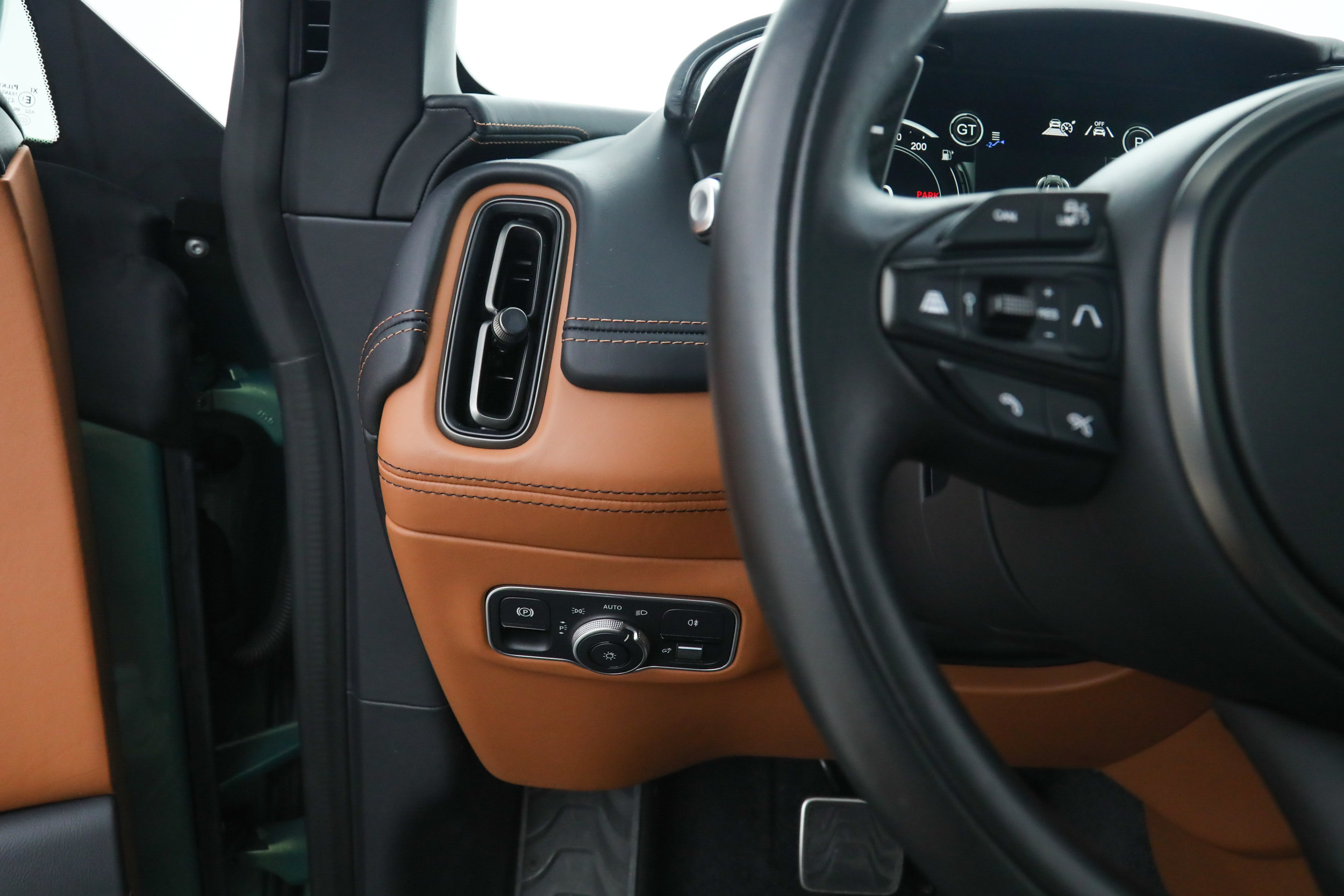 Used 2023 Aston Martin DBX 707 AWD/4WD image 28