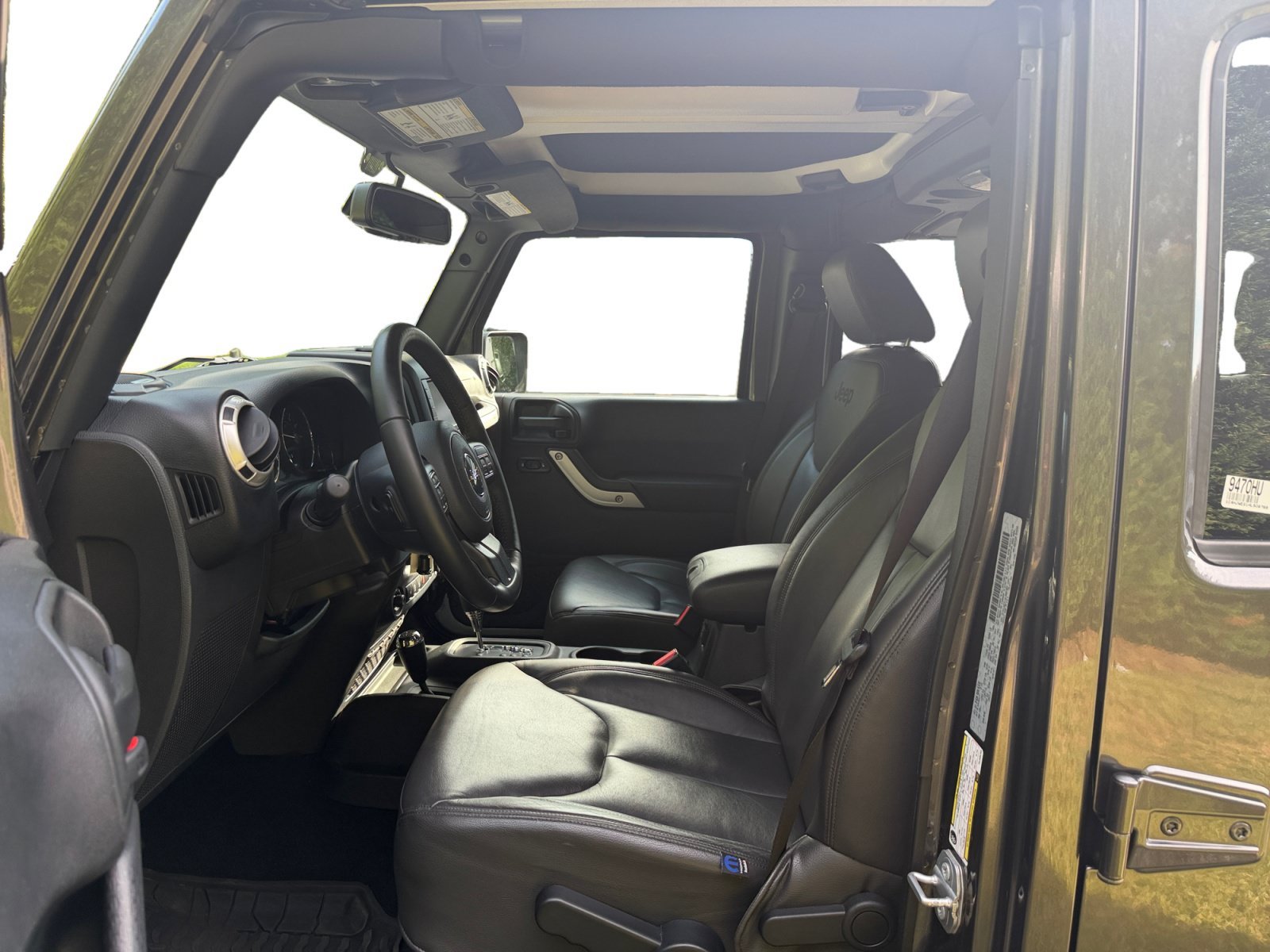 Used 2017 Jeep Wrangler Unlimited Sahara w/ Dual Top Group AWD/4WD image 10