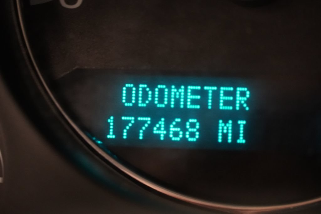Used 2012 Chevrolet Suburban LT AWD/4WD image 9