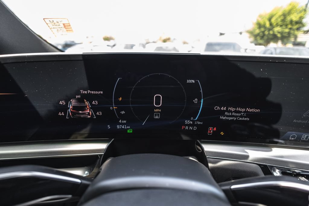 Used 2024 Cadillac Lyriq Luxury RWD image 10