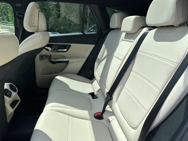Used 2026 Mercedes-Benz GLC 300 4MATIC image 22